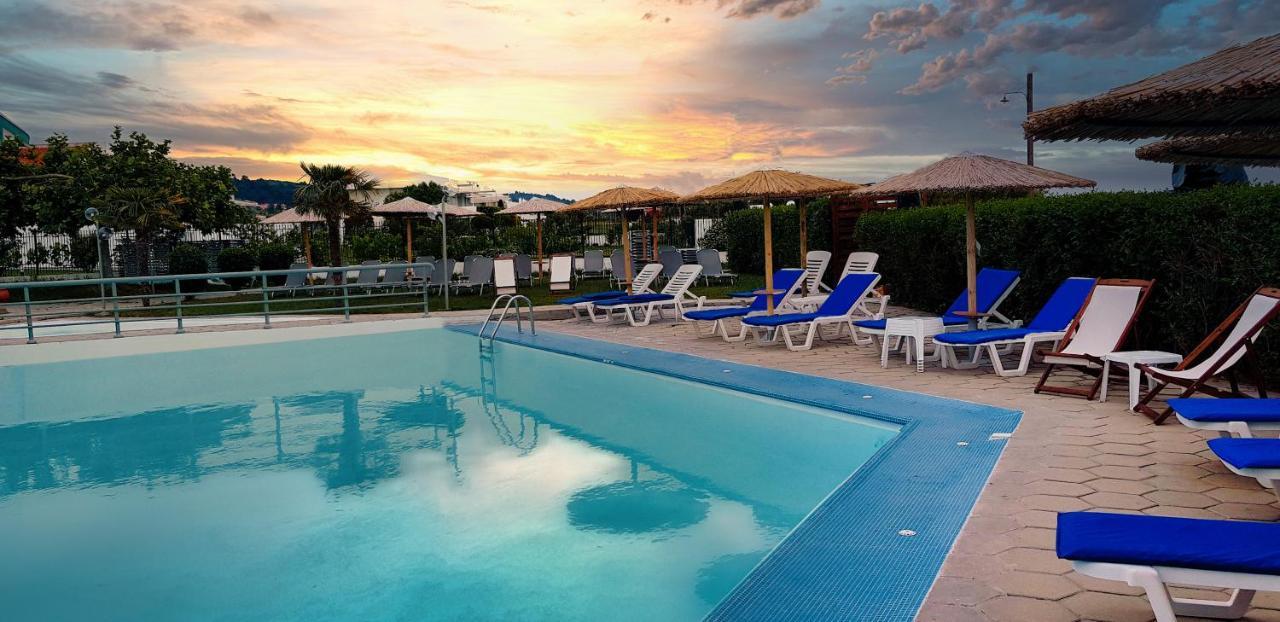 Skion Palace Beach Hotel-Bungalows&Boutique Hotel Nea Skioni Extérieur photo